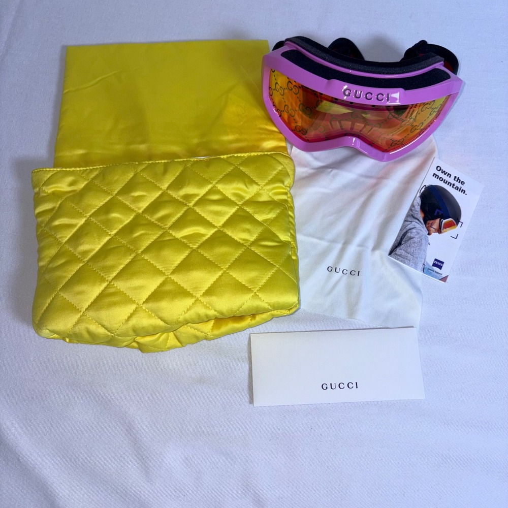 Gucci Ski Goggles adjustable strap Pink new GG Monogram Web Strap Quilted Pouch